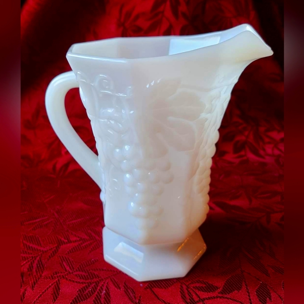 1960's Anchor Hocking 20oz milk glass pitcher